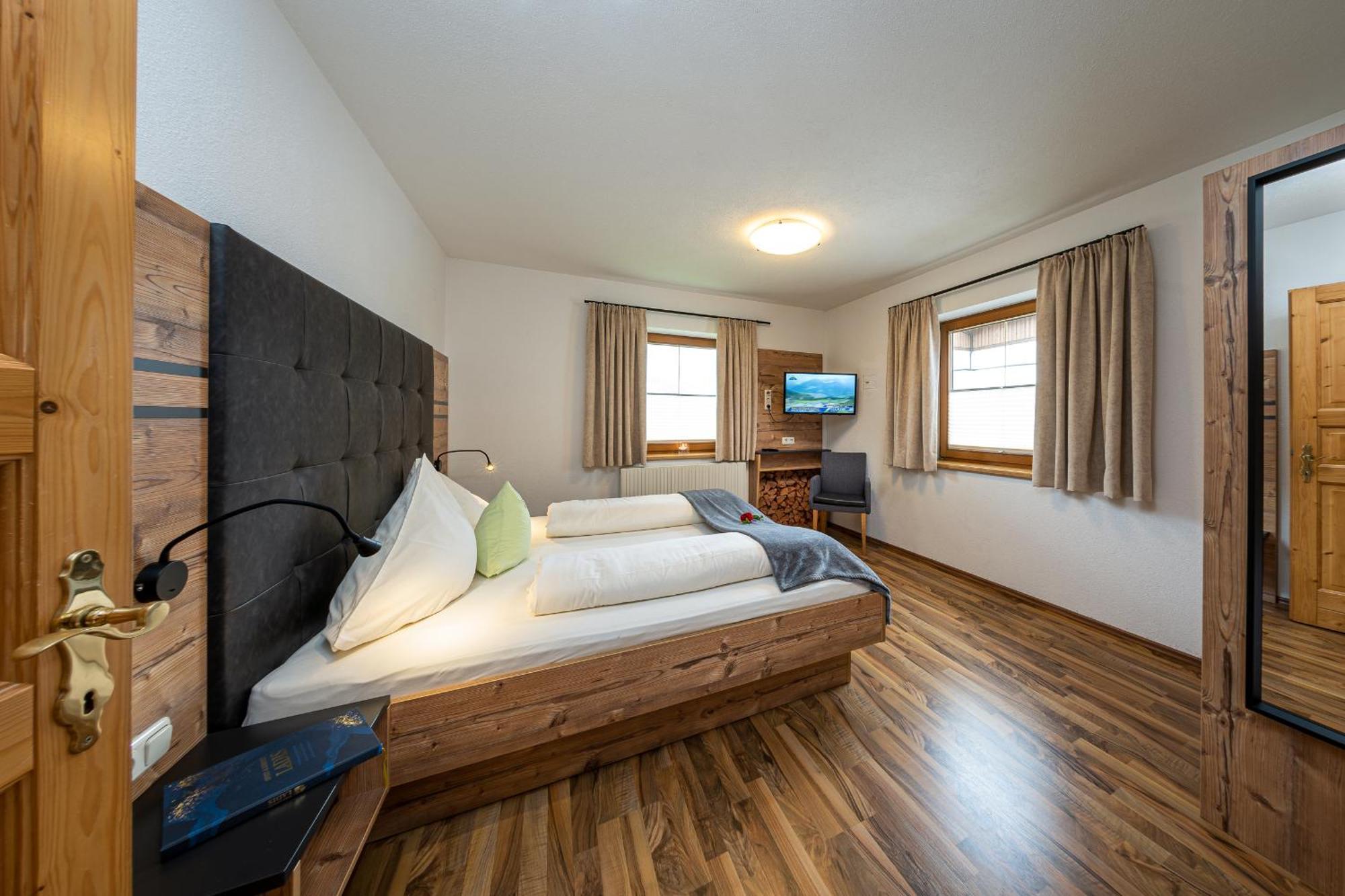 Appartements Am Burgsee Ladis Bagian luar foto
